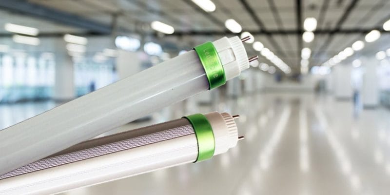 Led fluorescent bulbs to replace old fluorescent bulbs in homes and businesses